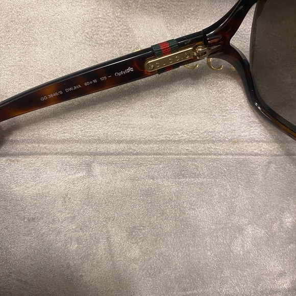 Gucci Women’s Sunglasses - Picture 2 of 7